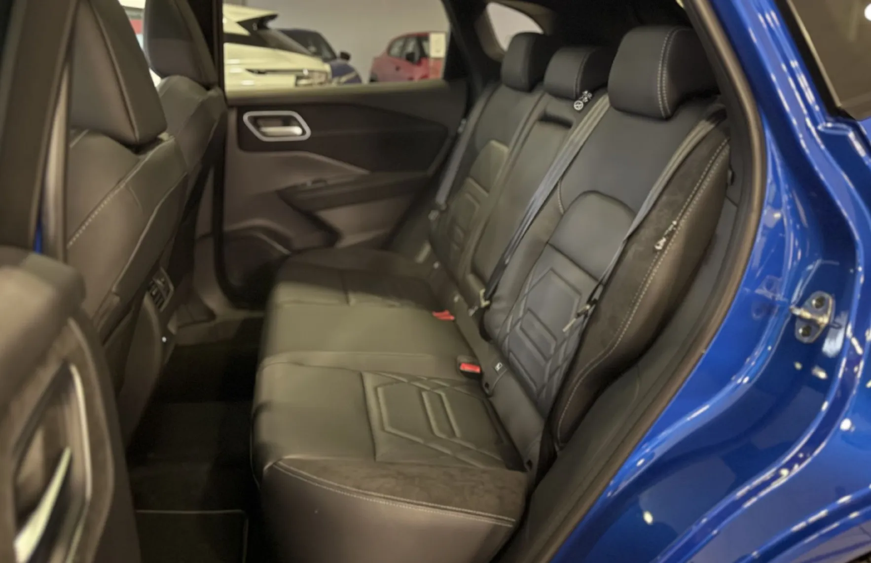 Zunanja slika - Nissan Qashqai - 1.3 DIG-T Mild Hyb.158 2WD X-Tr.N-DESIGN - 12