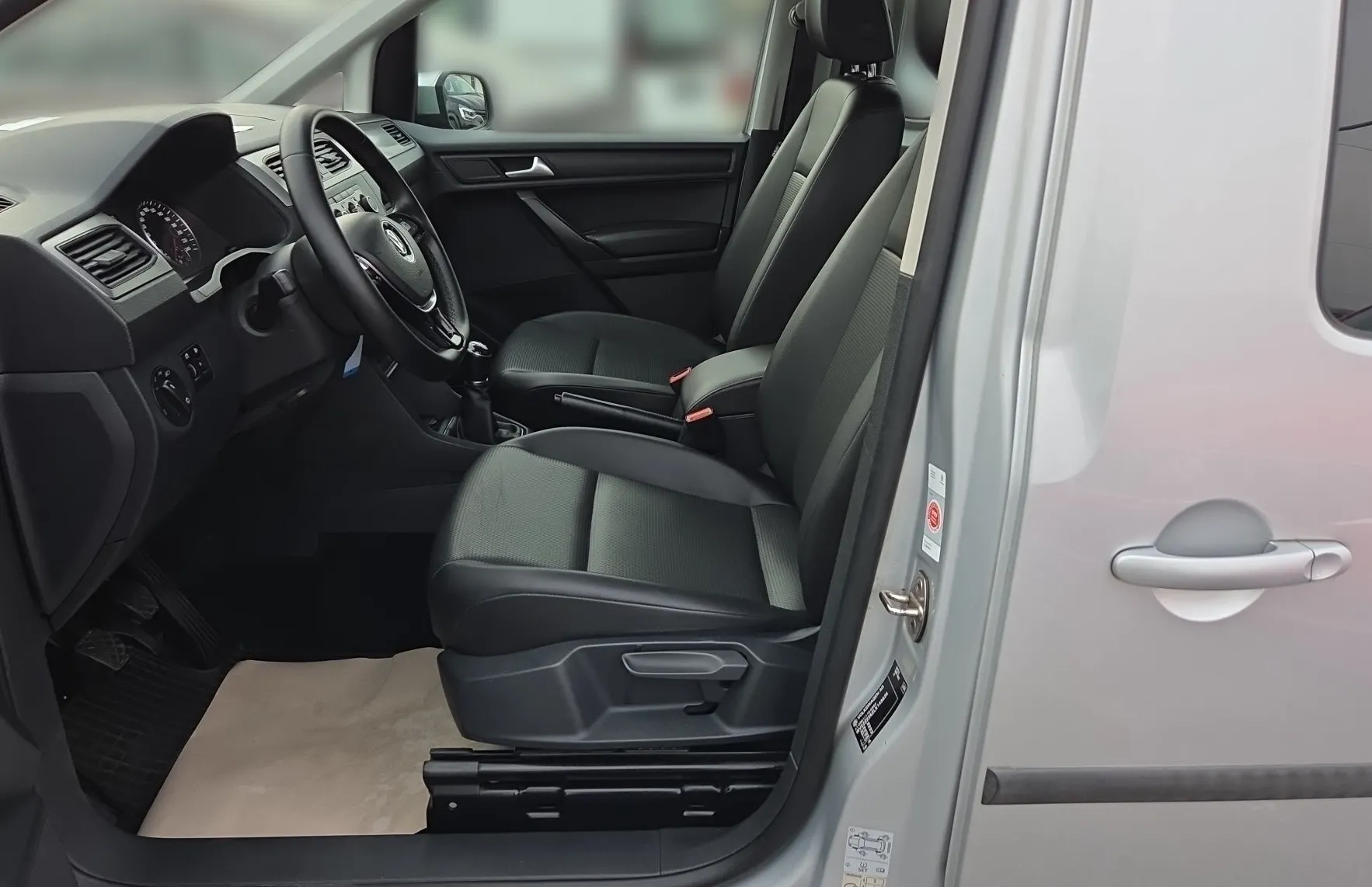 Zunanja slika - VW Caddy - 2.0 TDI 110KW - 7