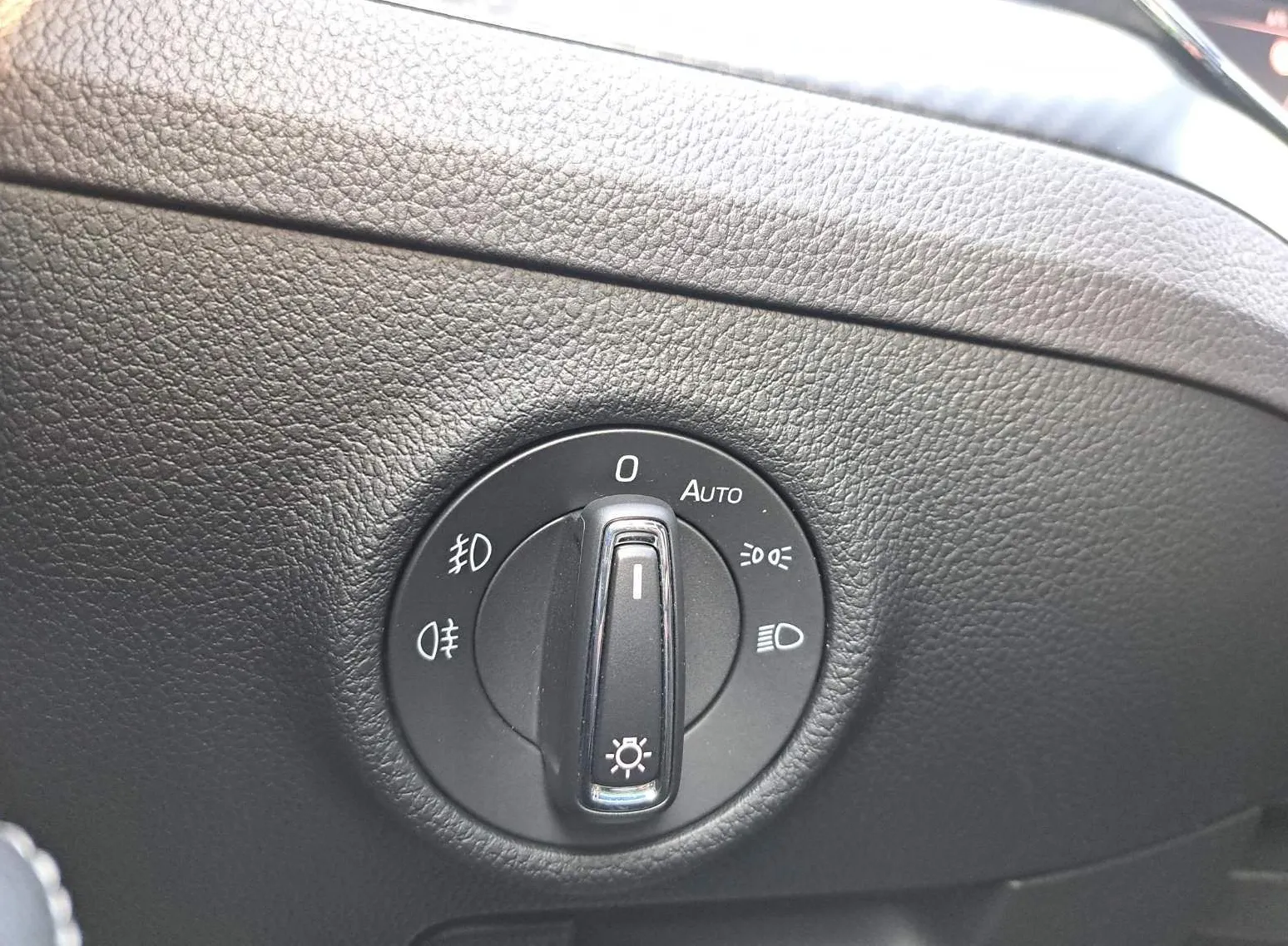 Zunanja slika - Škoda Superb - 2.0 TDI Sportline Combi DSG Z ENOLETNIM JAMSTVOM - 11