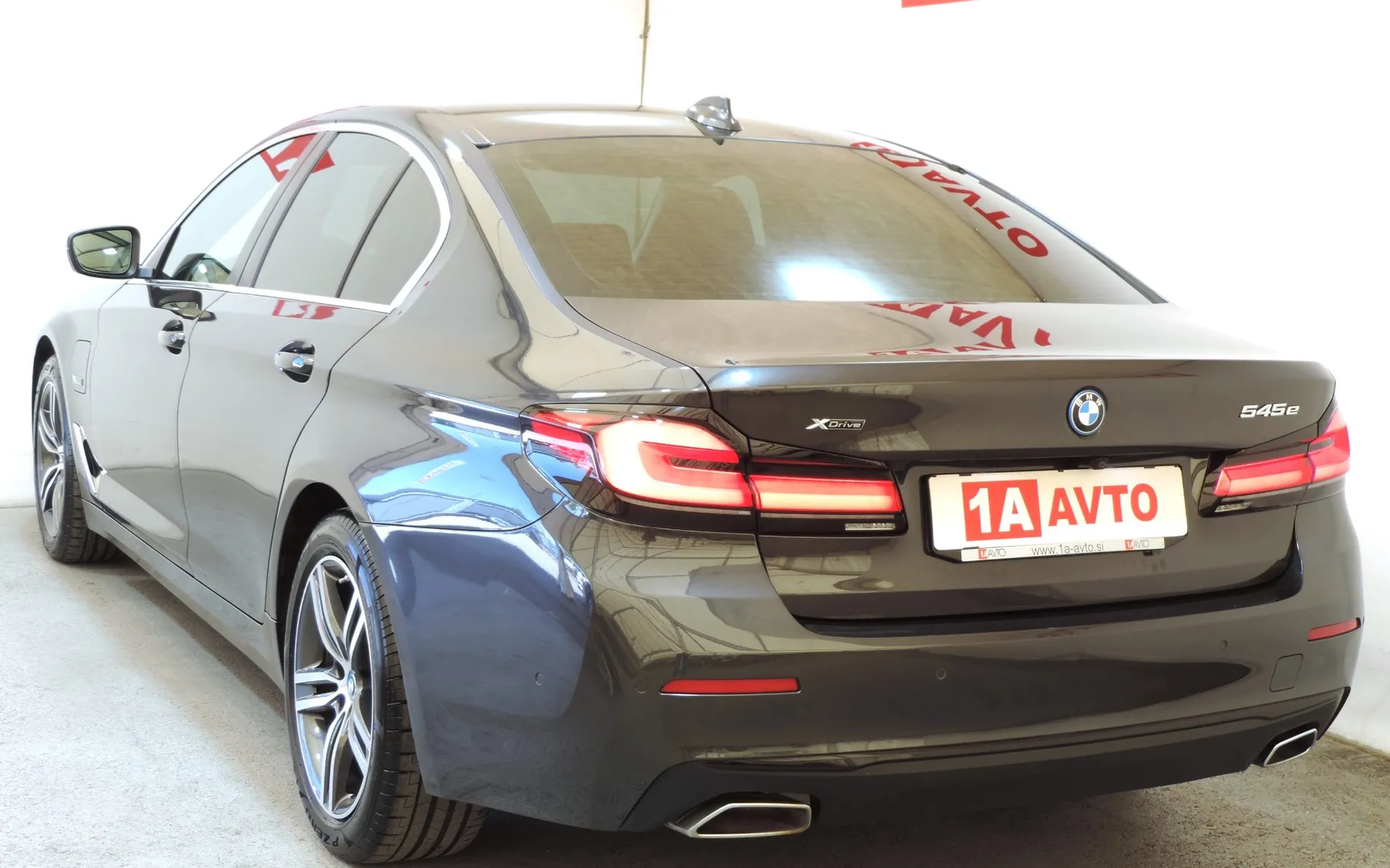 Zunanja slika - BMW 5 Series ActiveHybrid - serija 5: 545e xDrive Avt. PRIKLJUČNI HYBRID - 7