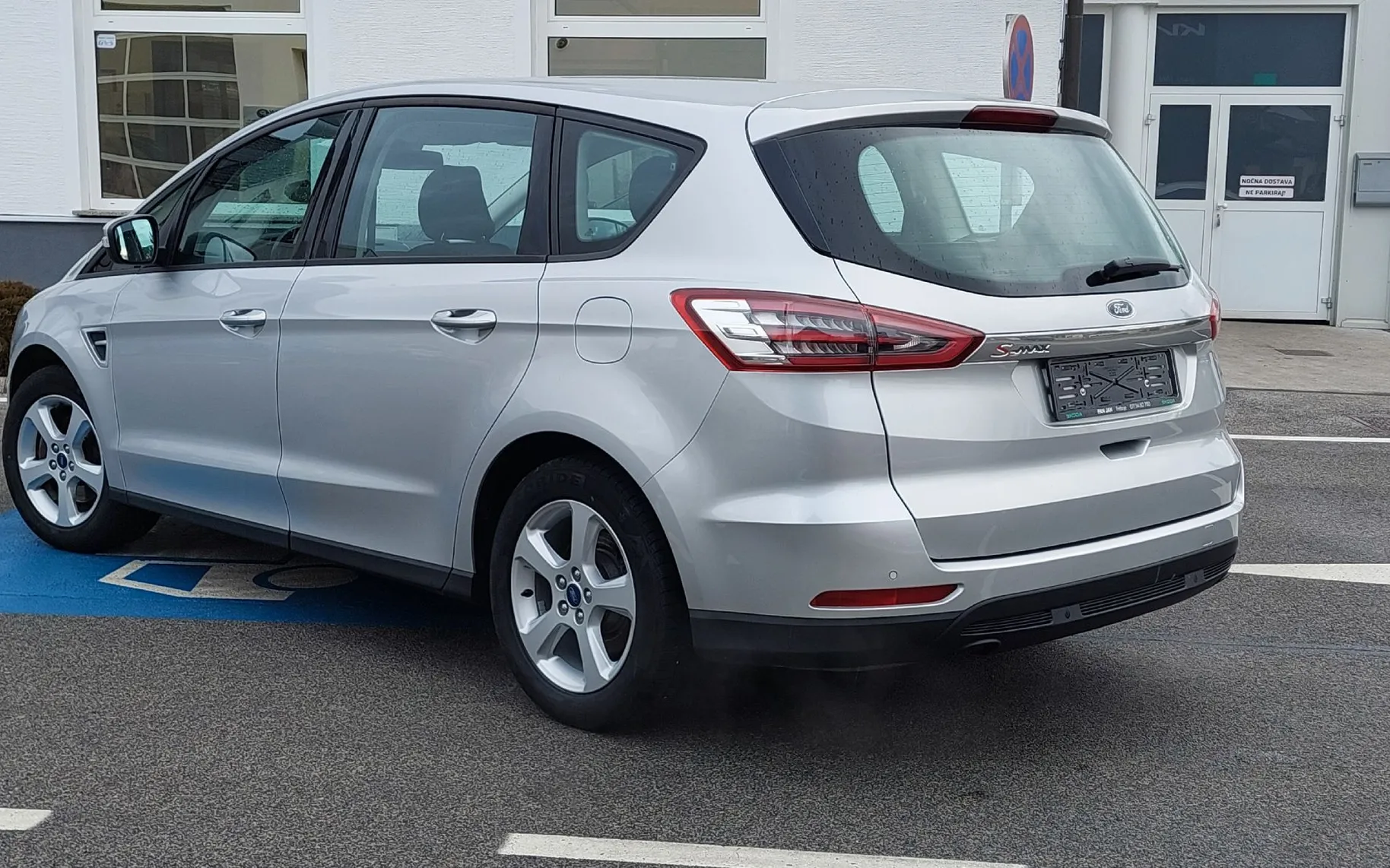 Zunanja slika - Ford S-MAX - 2.0 TDCi 110 kW FWD Trend Powershift - 3