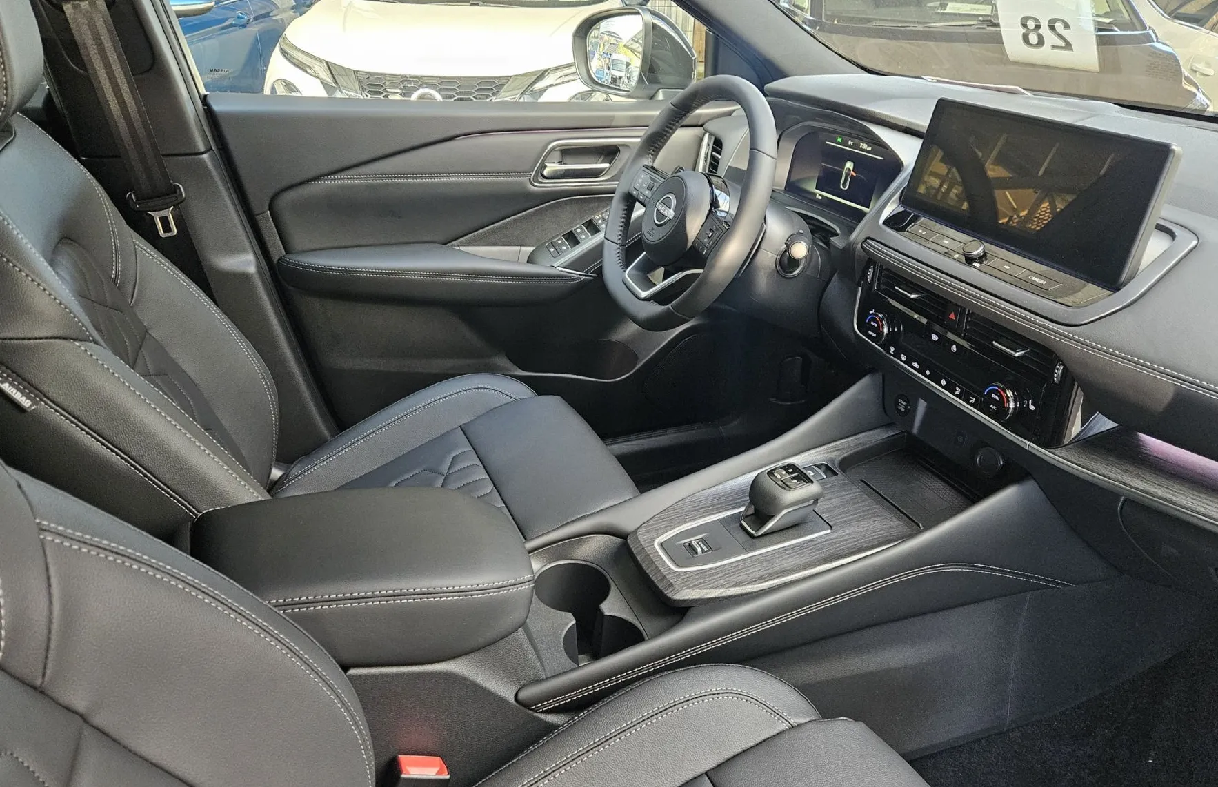 Zunanja slika - Nissan Qashqai - 1.3 DIG-T Mild Hyb.158 2WD X-Tron.TEKNA - 3