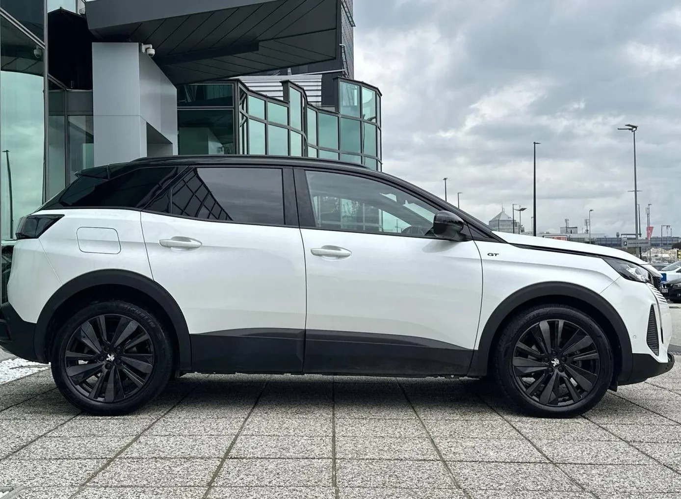 Zunanja slika - Peugeot 3008 - 1.2 PureTech 130 EAT8 GT ACC MRTVI KOT... - 4