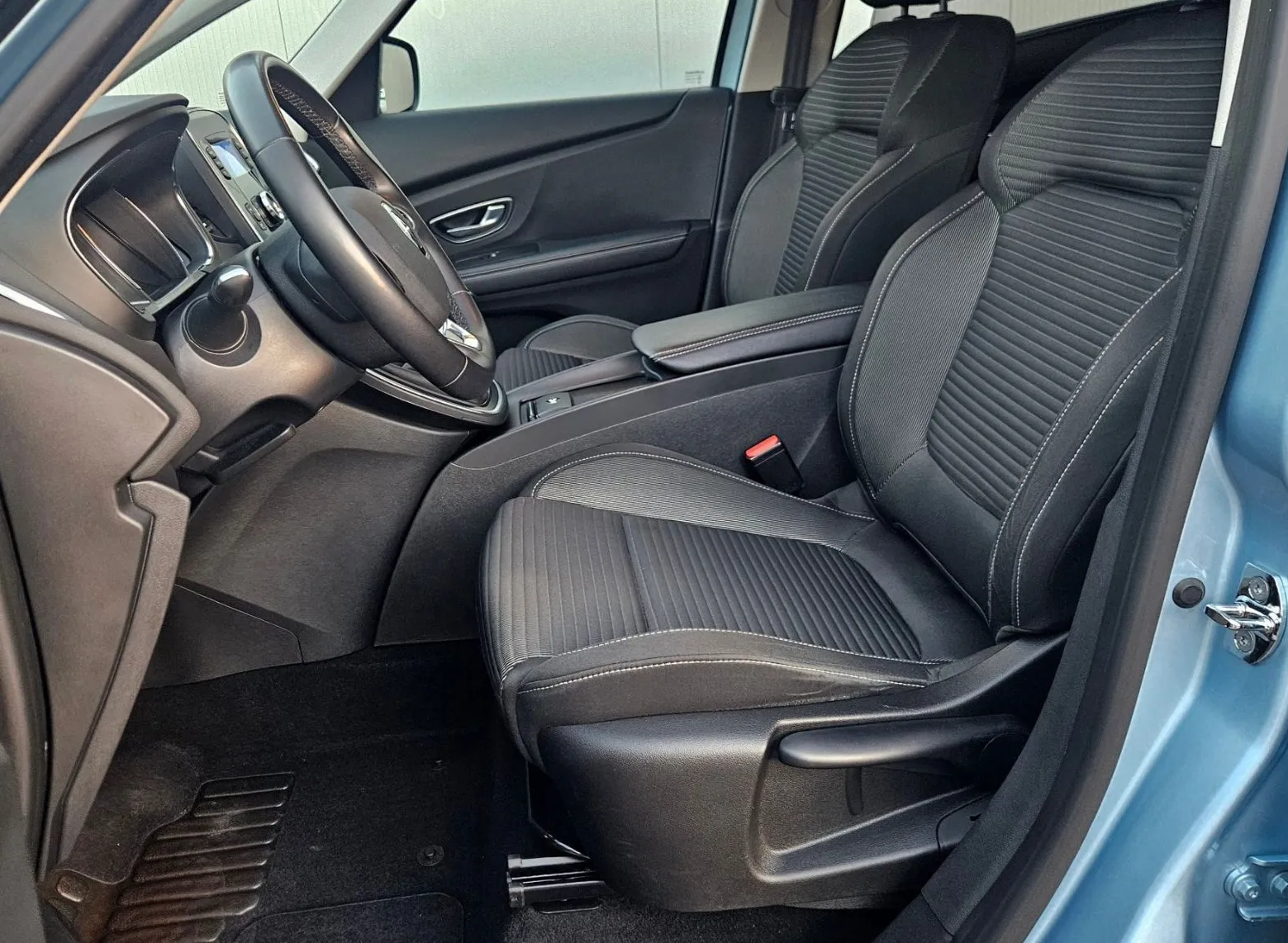 Zunanja slika - Renault Scénic - Scenic TCe 115 Zen+SLO poreklo+20 Col+ Priklop - 10