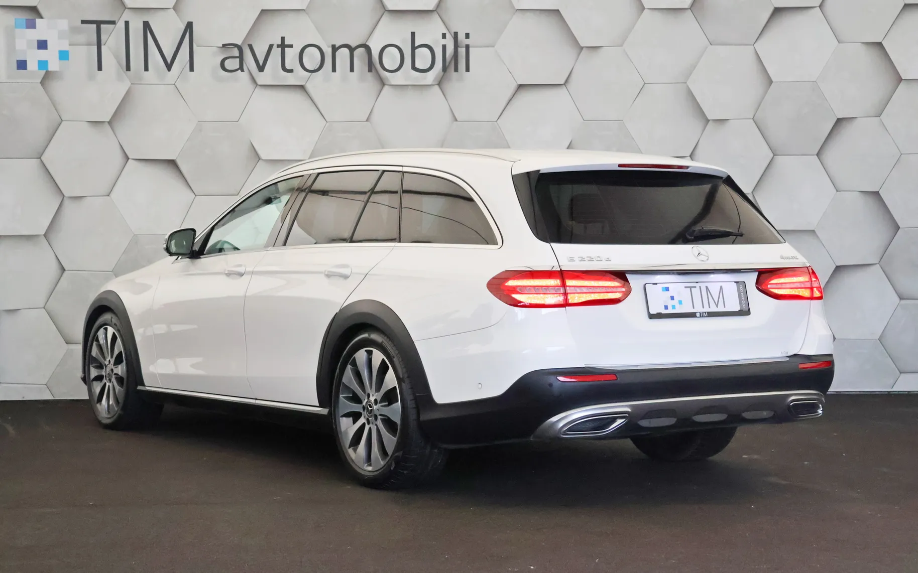 Zunanja slika - Mercedes-Benz E Class All-Terrain - 220d 4-Matic 9G-Tronic AirMATIC 194KM - 4
