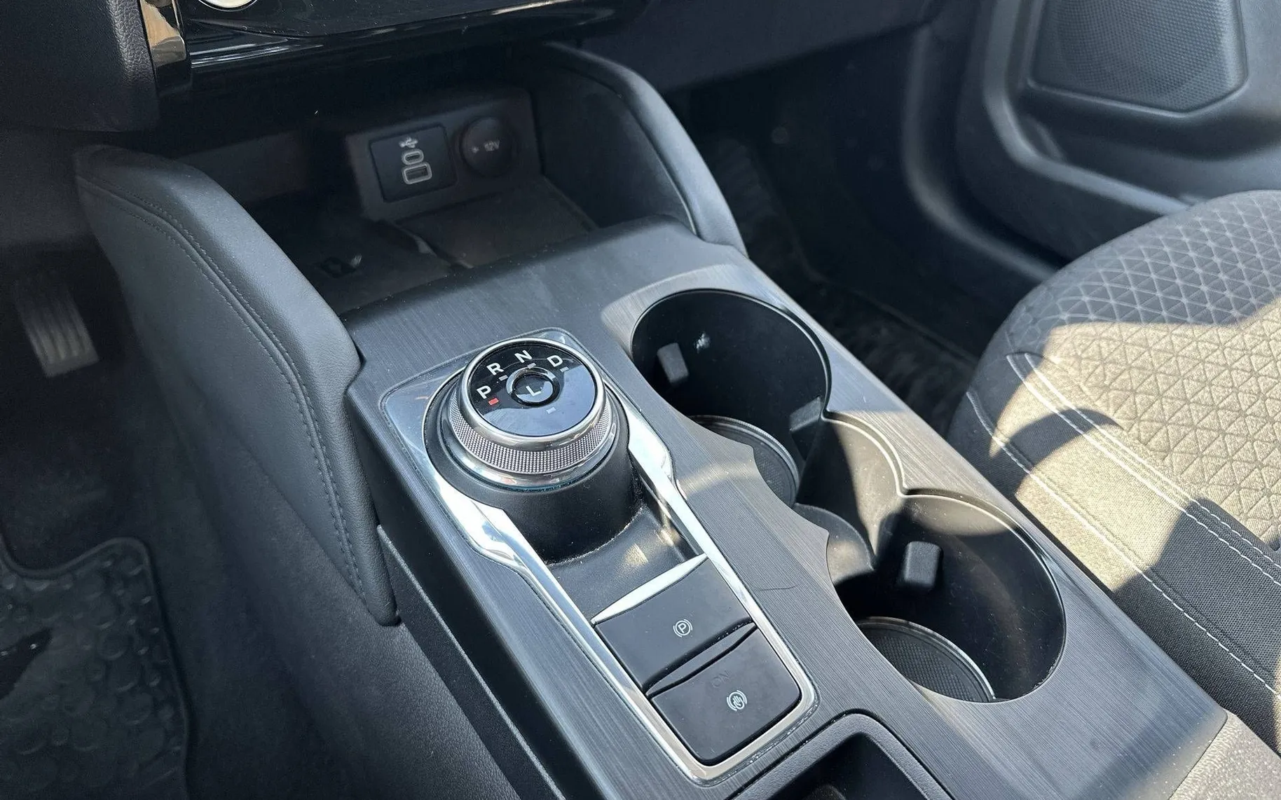 Notranja slika - Ford Kuga - 1.5 EcoBoost Titanium - 17