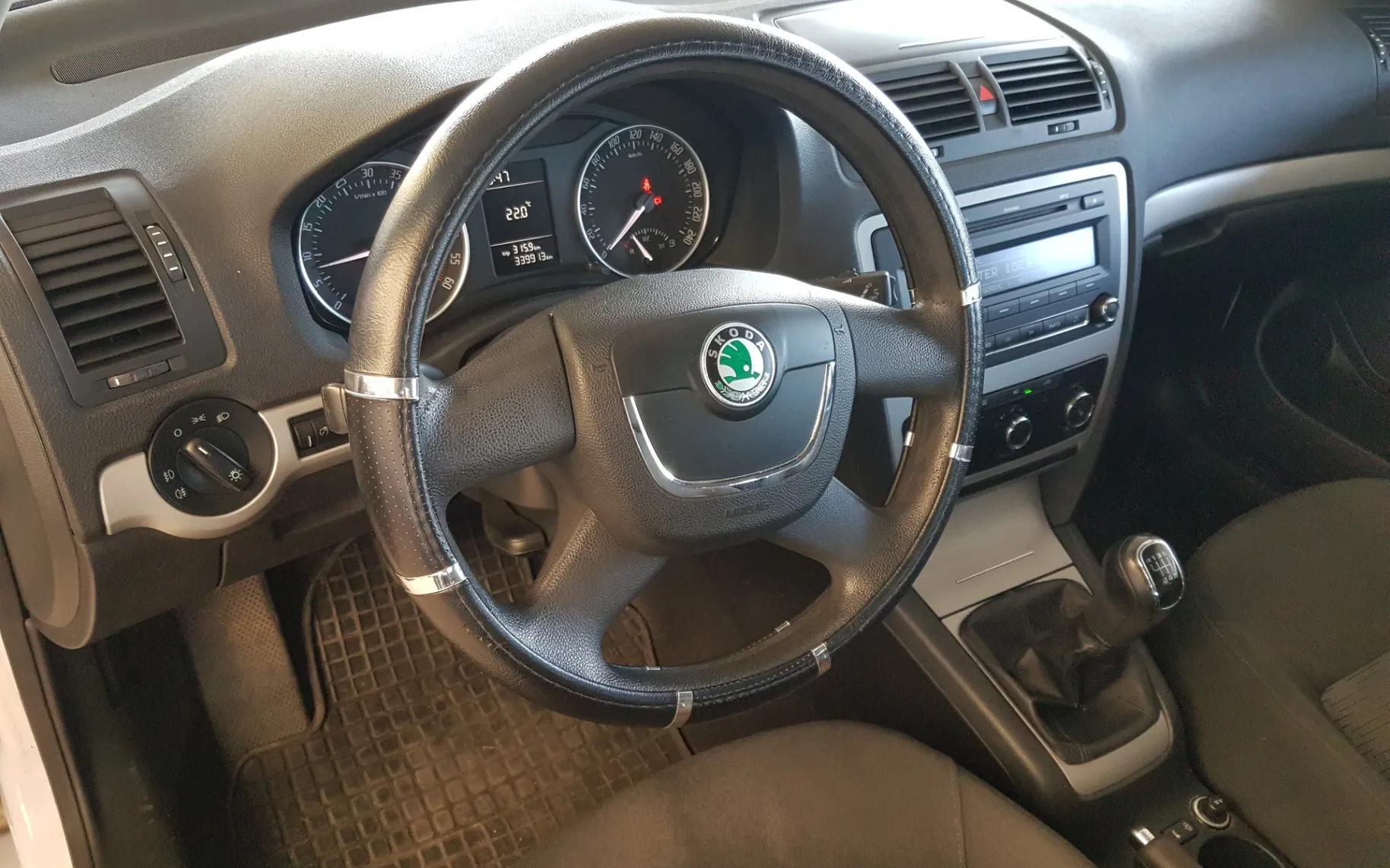 Zunanja slika - Škoda Octavia - Combi 2,0 TDI CR DPF - 9