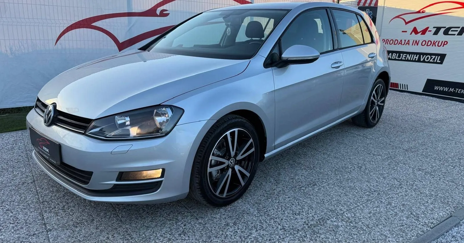 Notranja slika - Volkswagen Golf - 1.6 TDI BMT Comfortline - 7