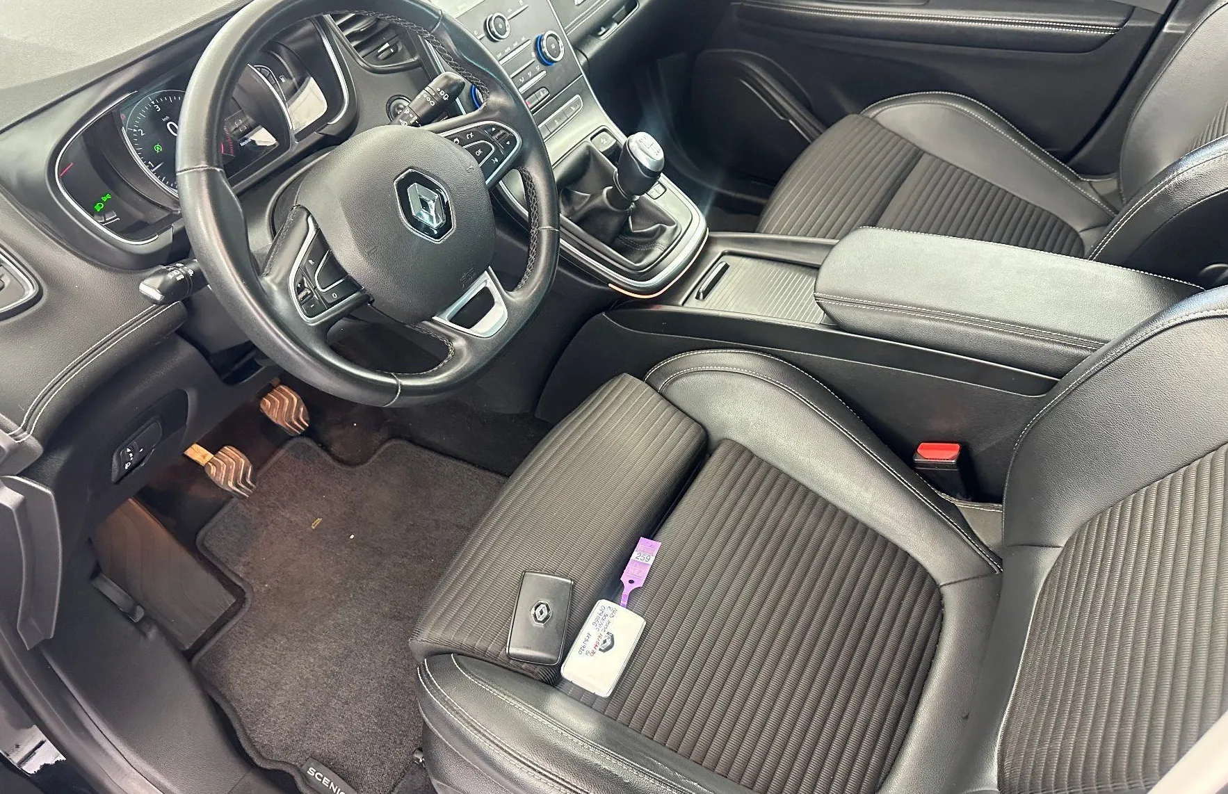 Zunanja slika - Renault Scénic - Grand Scenic Blue dCi 120 Intens.KAMERA.NAVI.USNJE.KLJUKA.7SEDE - 11
