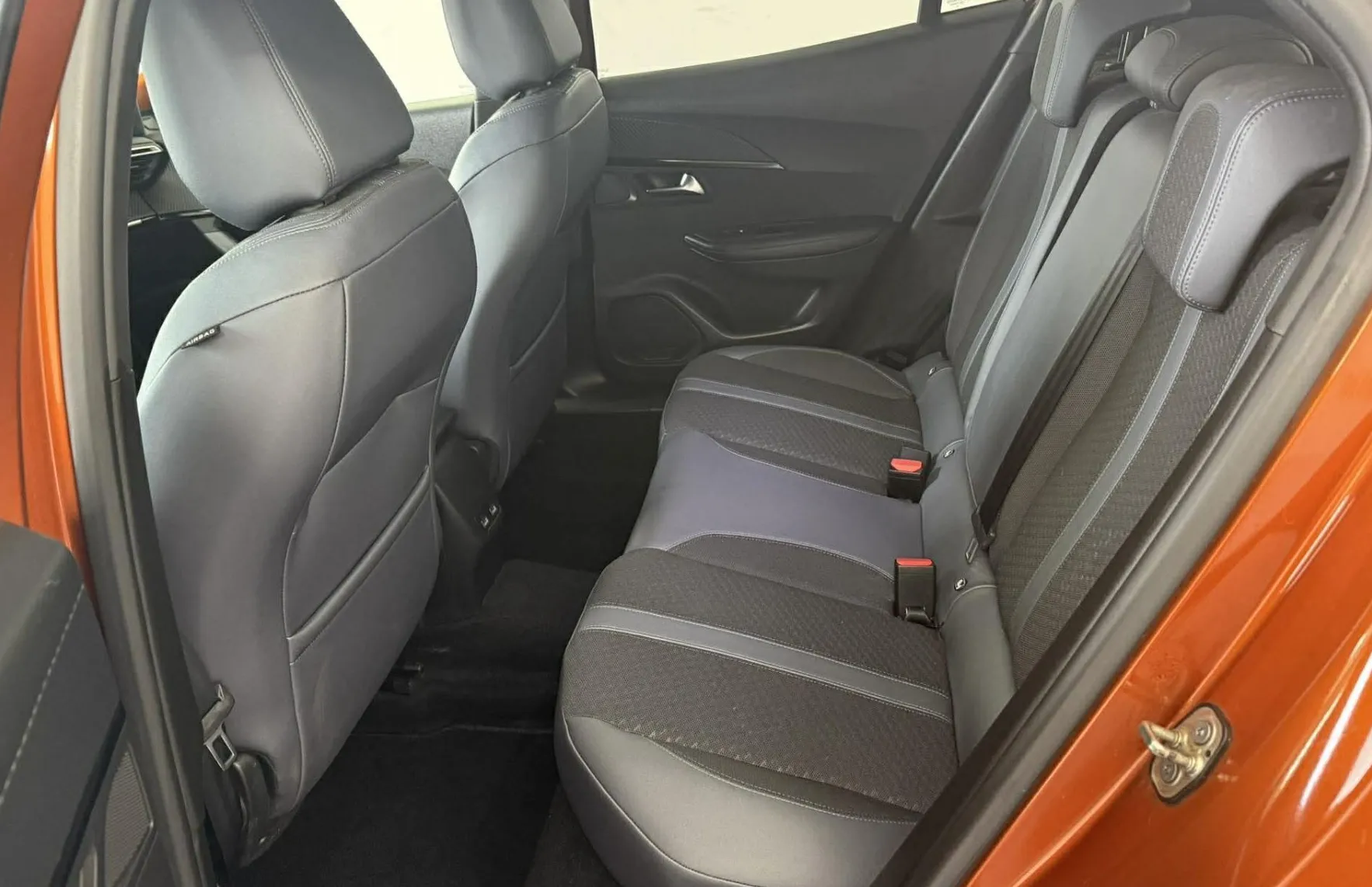 Zunanja slika - Peugeot 2008 - 1.5 BLUEHDI 130 ALLURE.KAMERA.LED.USNJE.NAVI.AUT. - 13