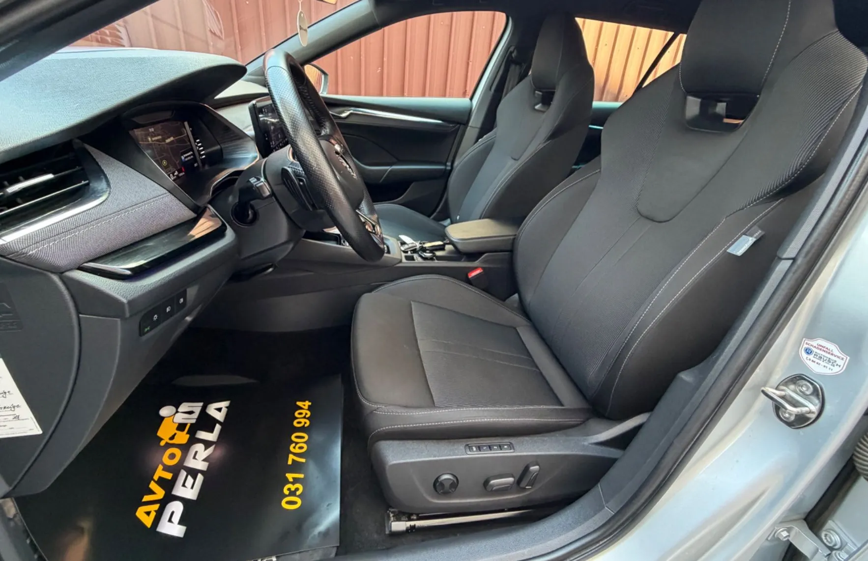 Zunanja slika - Škoda Octavia - 4x4 2.0 TDI Sportline DSG-WEBASTO-HEAD UP-ALU 18 - 13
