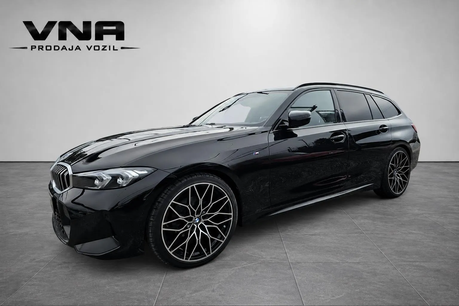 Zunanja slika - BMW serija 3 Touring: - 320i M-OPTIC FACE-LIFT |LED|NAVI|PDC|ALU18|TOP|... - 1