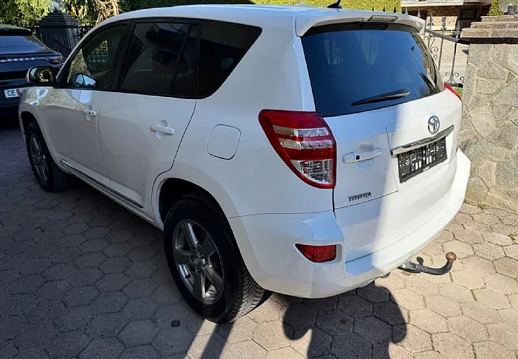 Zunanja slika - Toyota RAV4 - 2.2 D-4D . LASTNIK VLEČNA KLJUKA LETNO JAMSTVO - 4