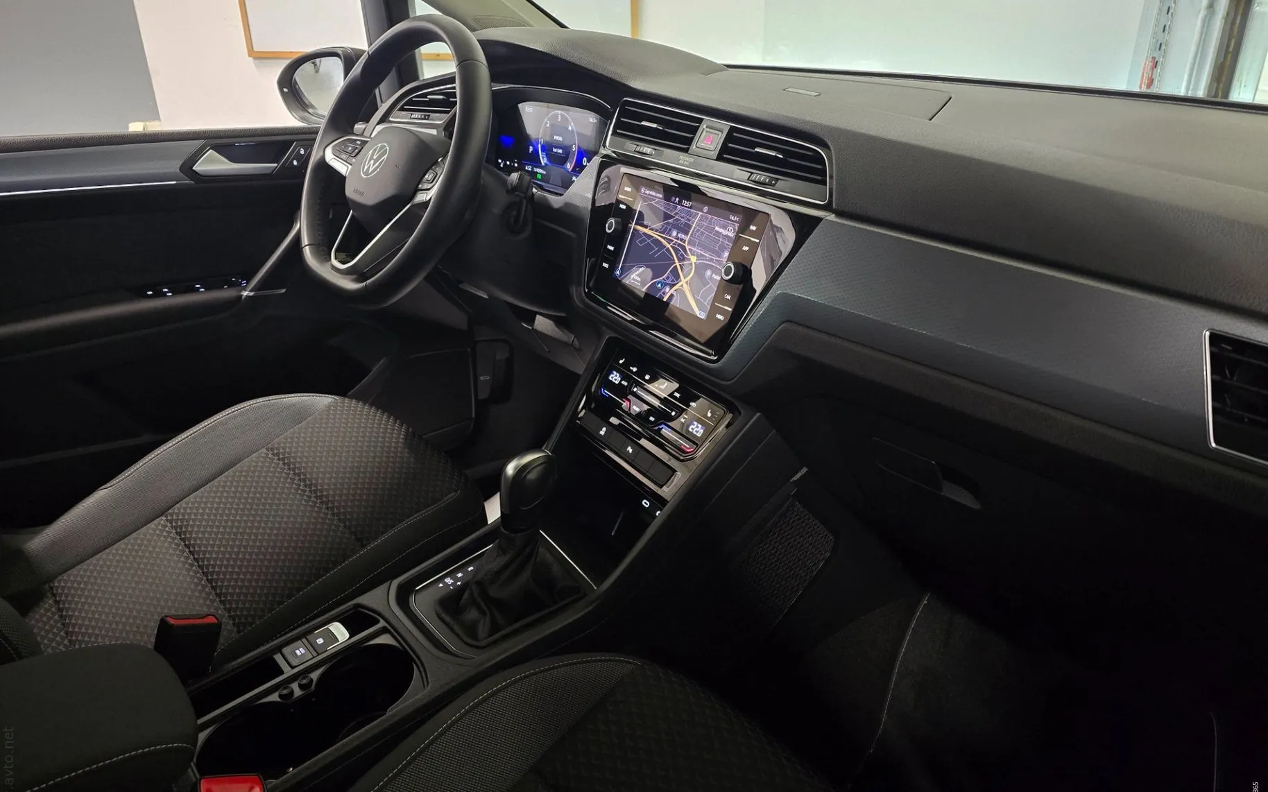 Notranja slika - Volkswagen Touran - 2.0 TDI Active DSG - LED.virtual.kamera.navi.asi.. - 11