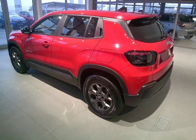 Zunanja slika - Jeep Avenger - 1.2 GSE 100 Altitude - 4