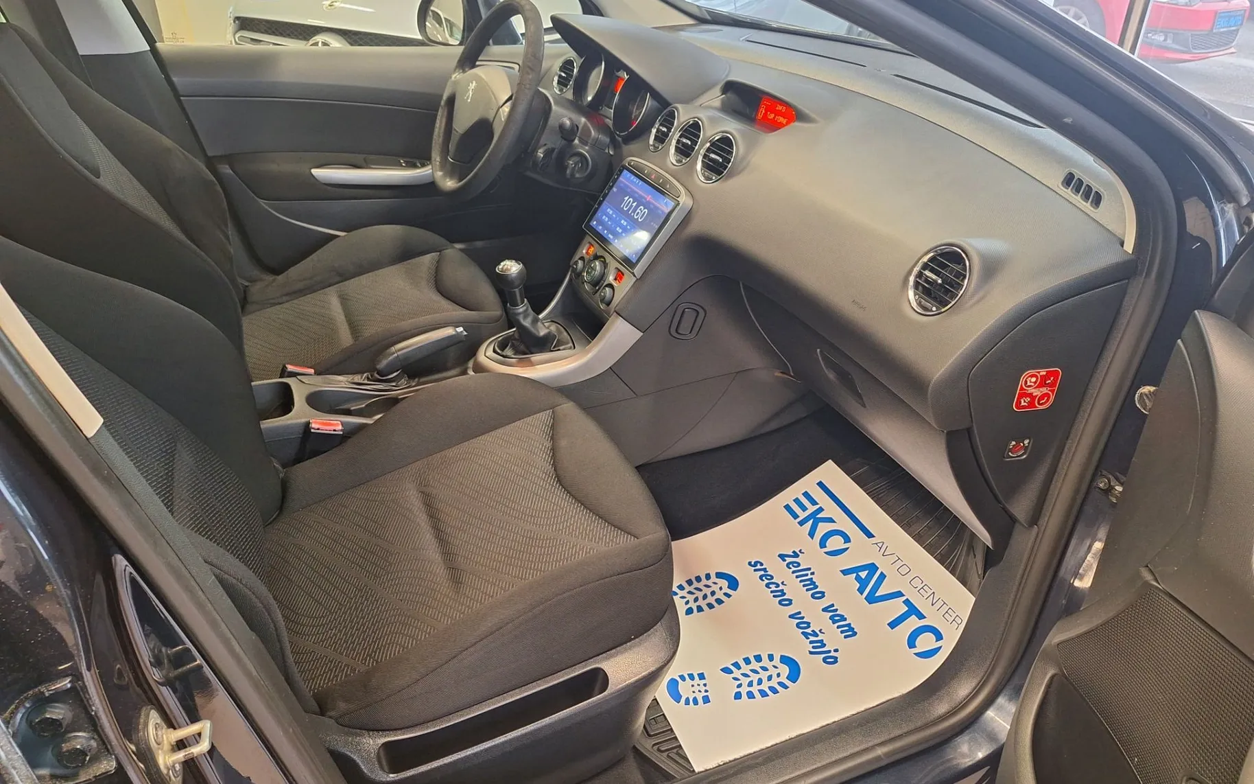 Notranja slika - Peugeot 308 - 1.6 HDI LED-NAVI-TV-AUT. KLIMA-KREDIT BREZ POLOG.. - 7