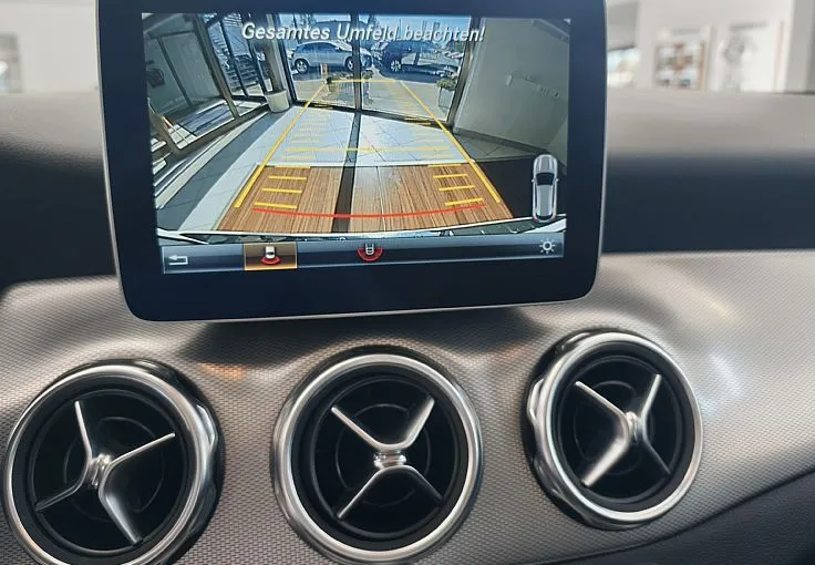 Zunanja slika - Mercedes-Benz GLA-Razred - 180 URBAN PRO AVT-PANORAMA-KAM-EL.PRTLJ-LED-VIDEO - 9