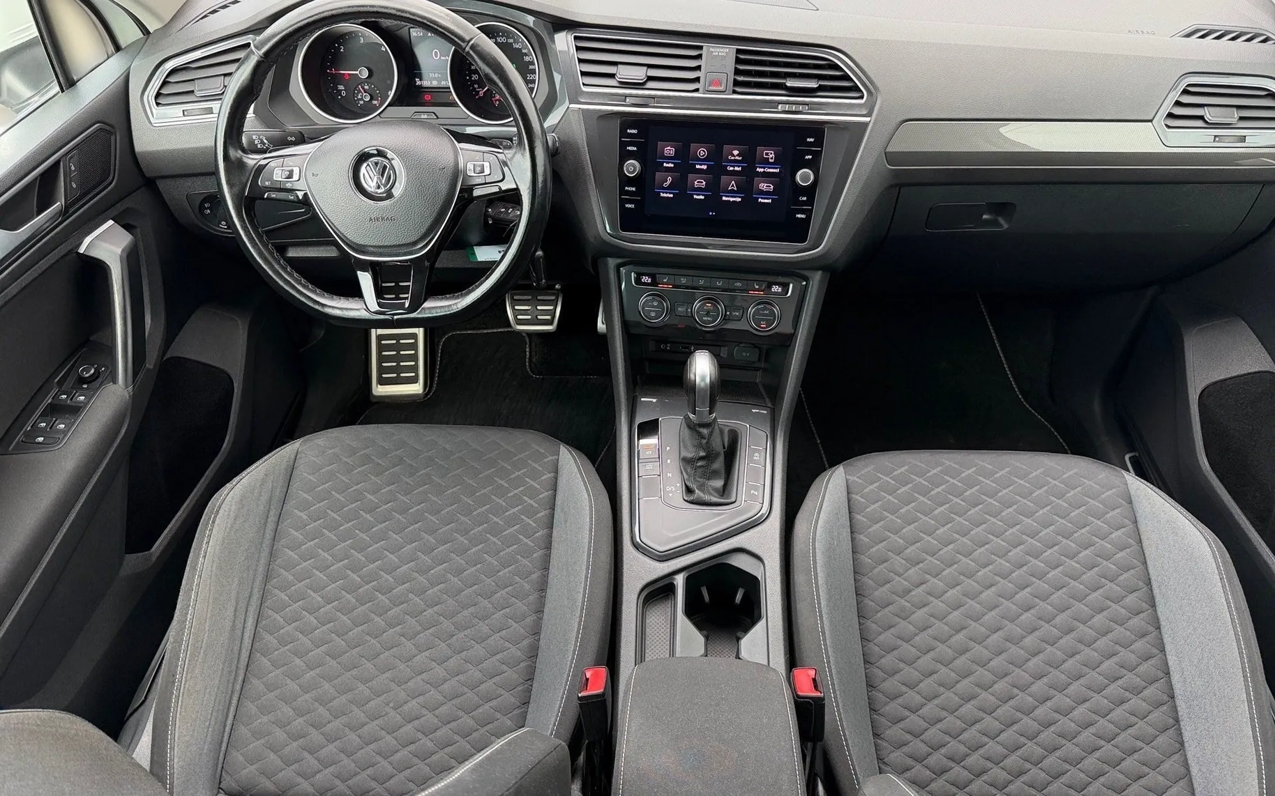 Notranja slika - Volkswagen Tiguan - 2.0 TDI BMT JOIN DSG-LED-ACC-PDC-Vl.Kljuka-Navi... - 10