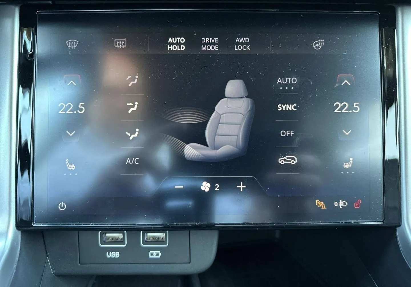 Notranja slika - SsangYong Torres - 1.5 T-GDI Premium 4WD AT - 15