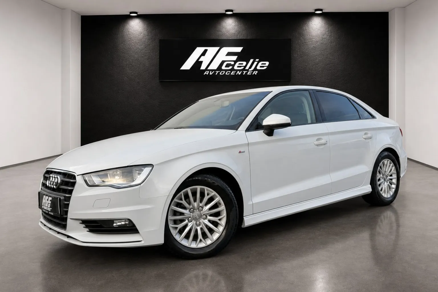 Zunanja slika - Audi A3 - 1.6 TDI-LIMO-NAVI-LIZING ZA TUJCE-PDC-TEMPOMAT- - 1