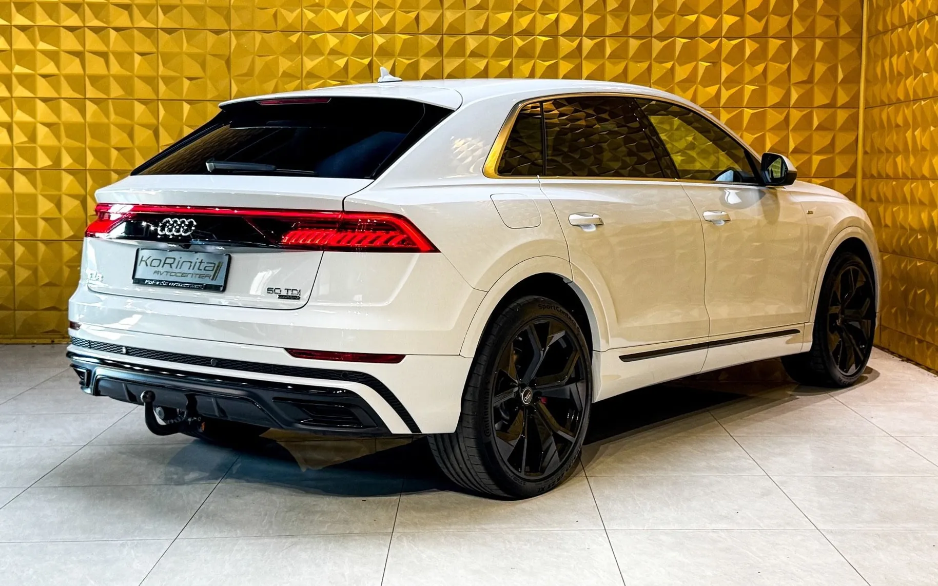 Notranja slika - Audi Q8 - quattro 50 TDI S-Line Aut. ZRAČNO-LED-DIGITAL - 11