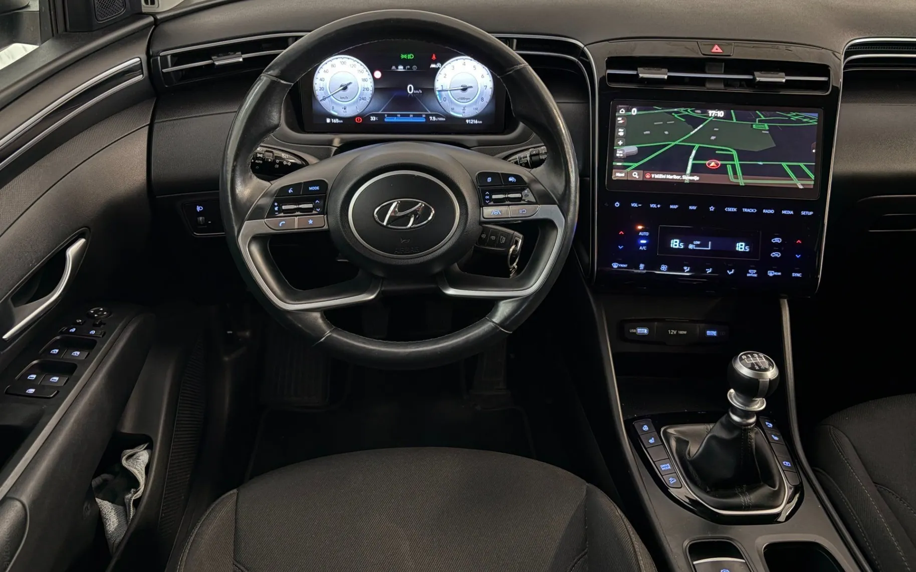 Notranja slika - Hyundai Tucson - 1.6 T-GDI Slovensko vozilo - Kamera - Garancija - 9