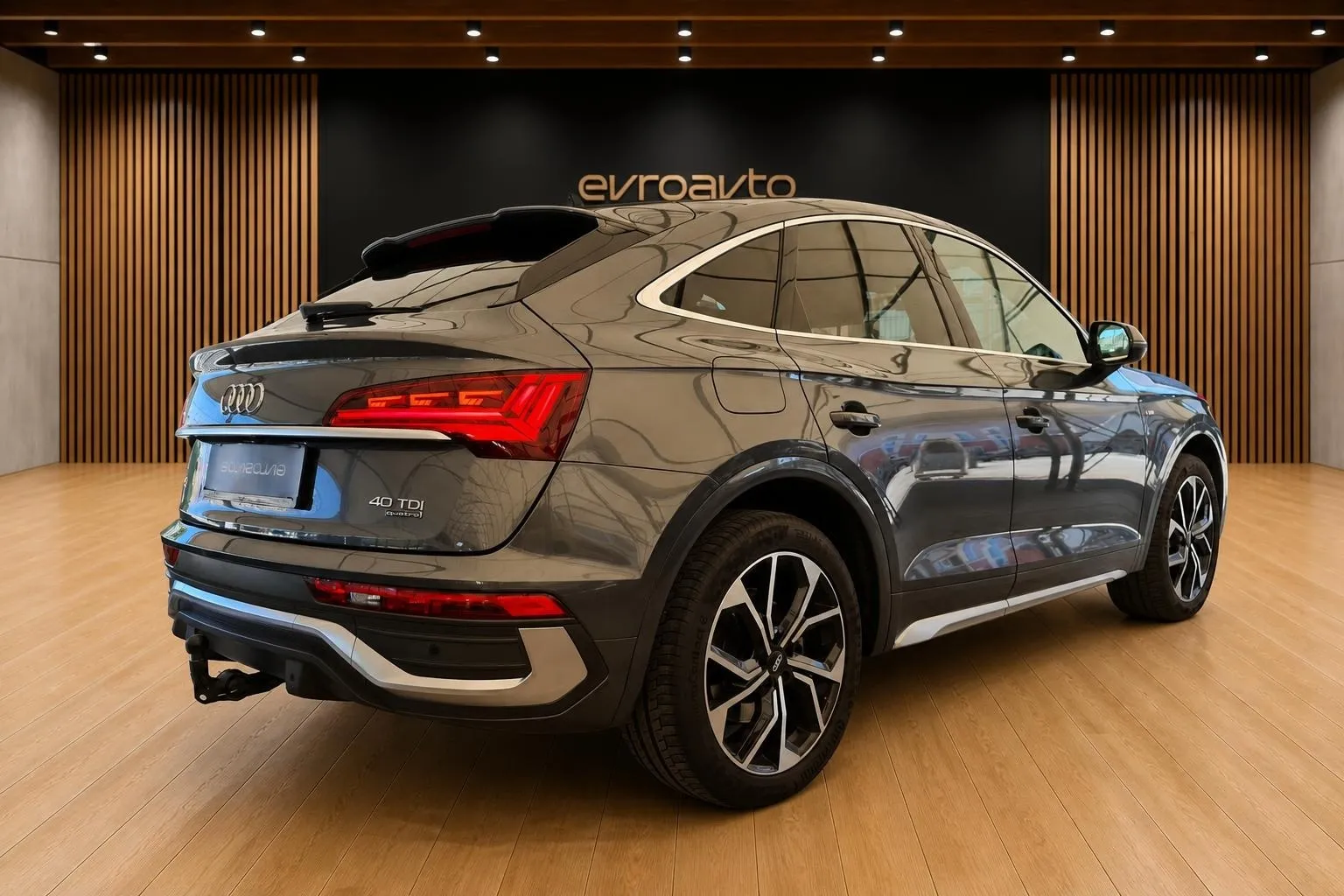 Zunanja slika - Audi Q5 Sportback - quattro 40 TDI S line Zračno•Matrix•Kljuka•Radar - 3