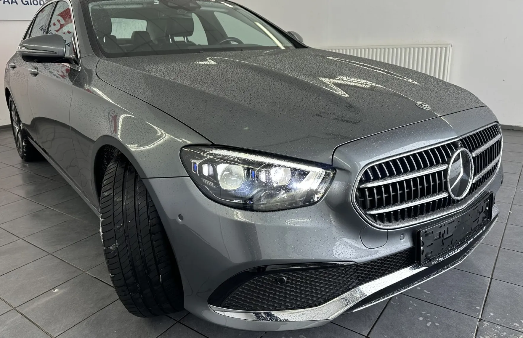 Zunanja slika - Mercedes-Benz E-Razred - E 400 d 4MATIC.KAMERA.USNJE.ACC.ZRAČ.VZMETENJE.LE - 2