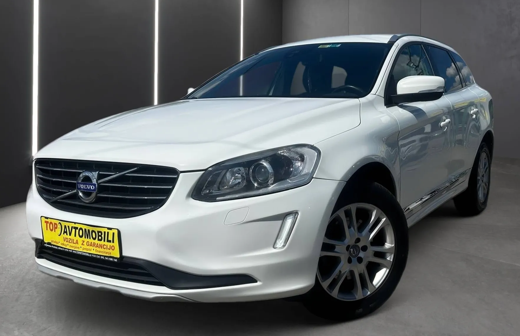 Zunanja slika - Volvo XC60 - D4 XENON HI-FI TEMPOMAT NAVI VIRTUAL PDC - 1
