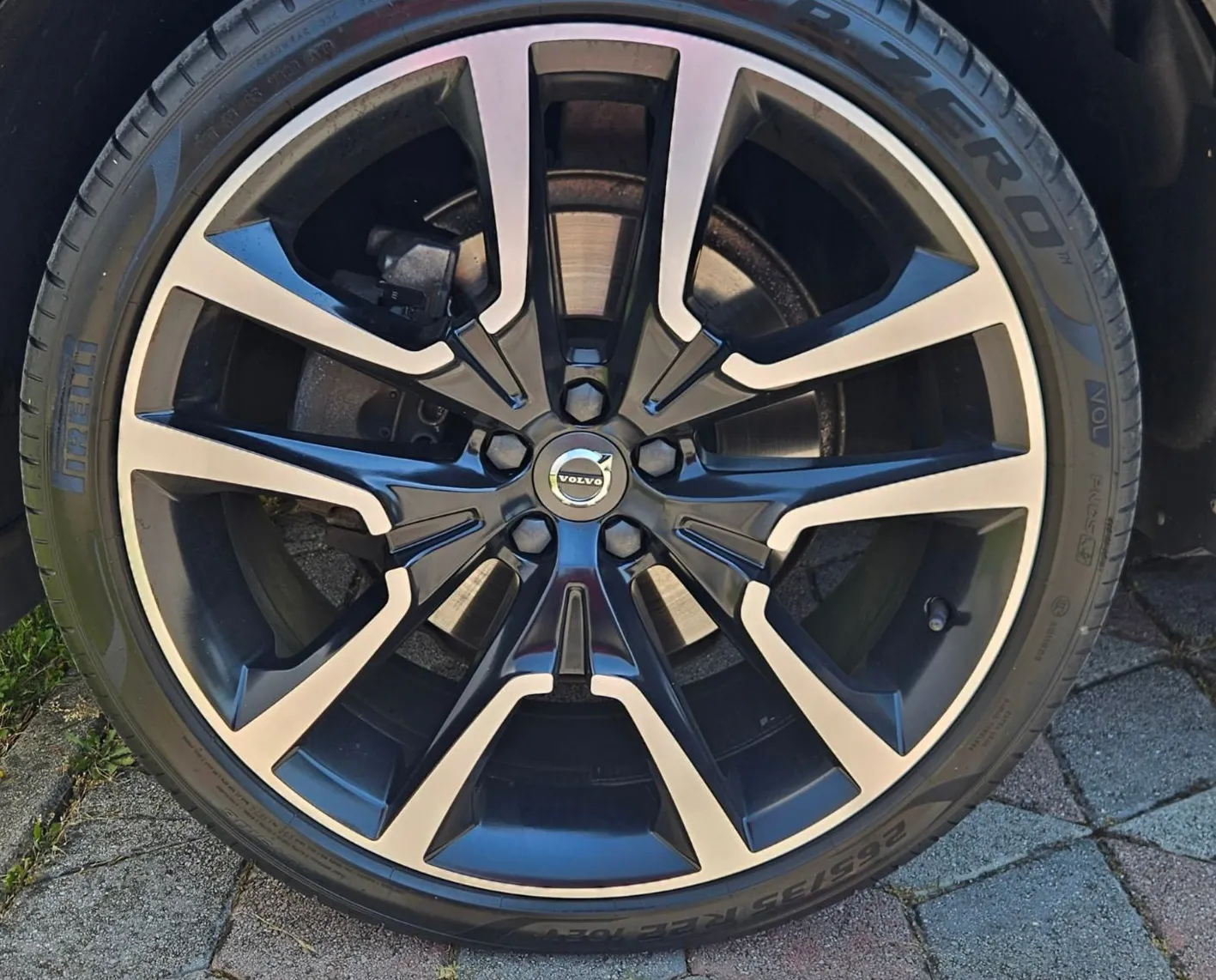 Zunanja slika - Volvo XC60 - B4D AWD Inscription Luxe Avt.+22 COL+2x Memory - 18