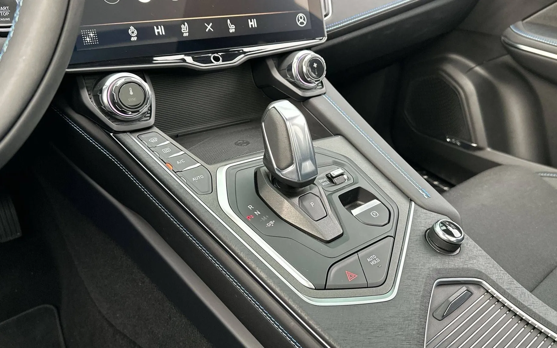 Notranja slika - Lynk & Co 01 - PHEV... - 19