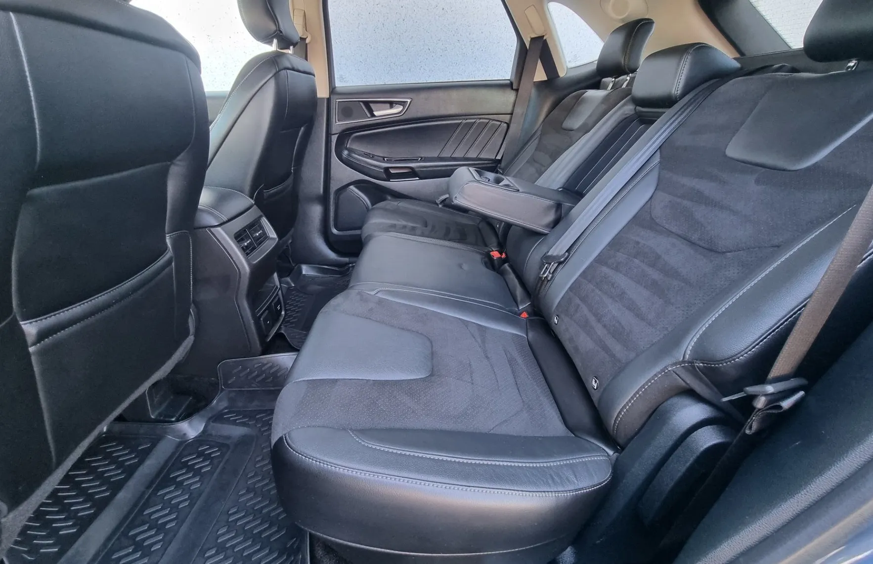 Zunanja slika - Ford Edge - AWD 2.0 TDCi ST-Line - AVTOMATIK + BOGATA OPREMA - 10