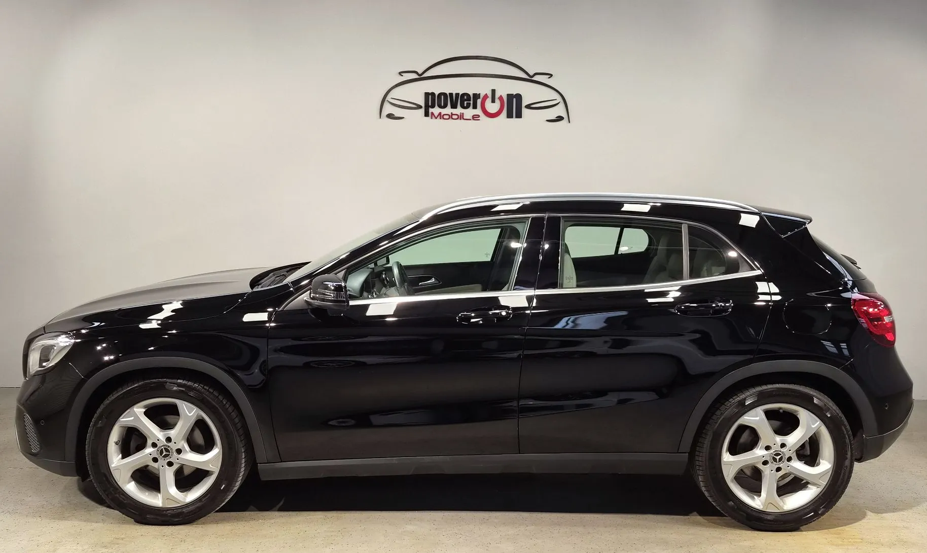 Zunanja slika - Mercedes-Benz GLA-Razred - GLA 200 d Avt.URBAN 1.LAST SLO TEMP KAM KEYLESS - 2