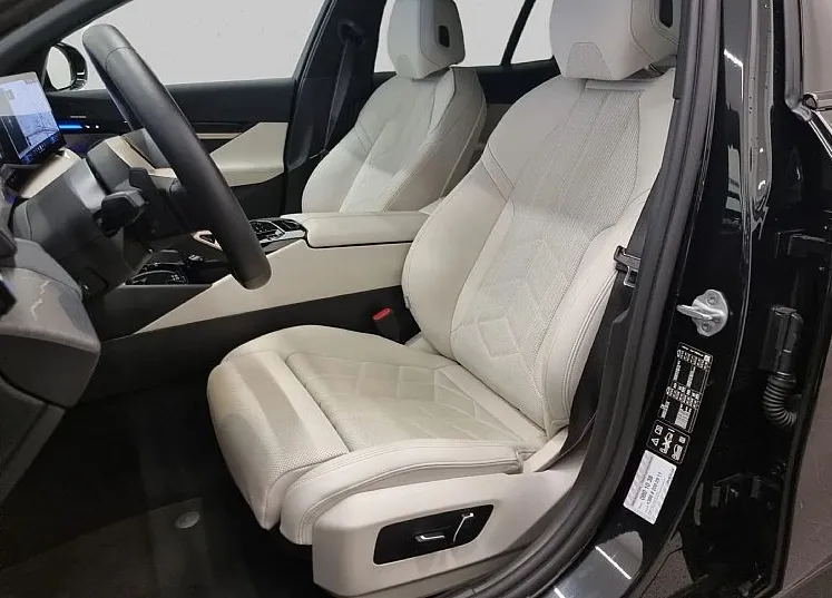 Zunanja slika - BMW Serija 5 - Touring: 540d xDrive MSport Pro HUD - ACC - Pano - 11