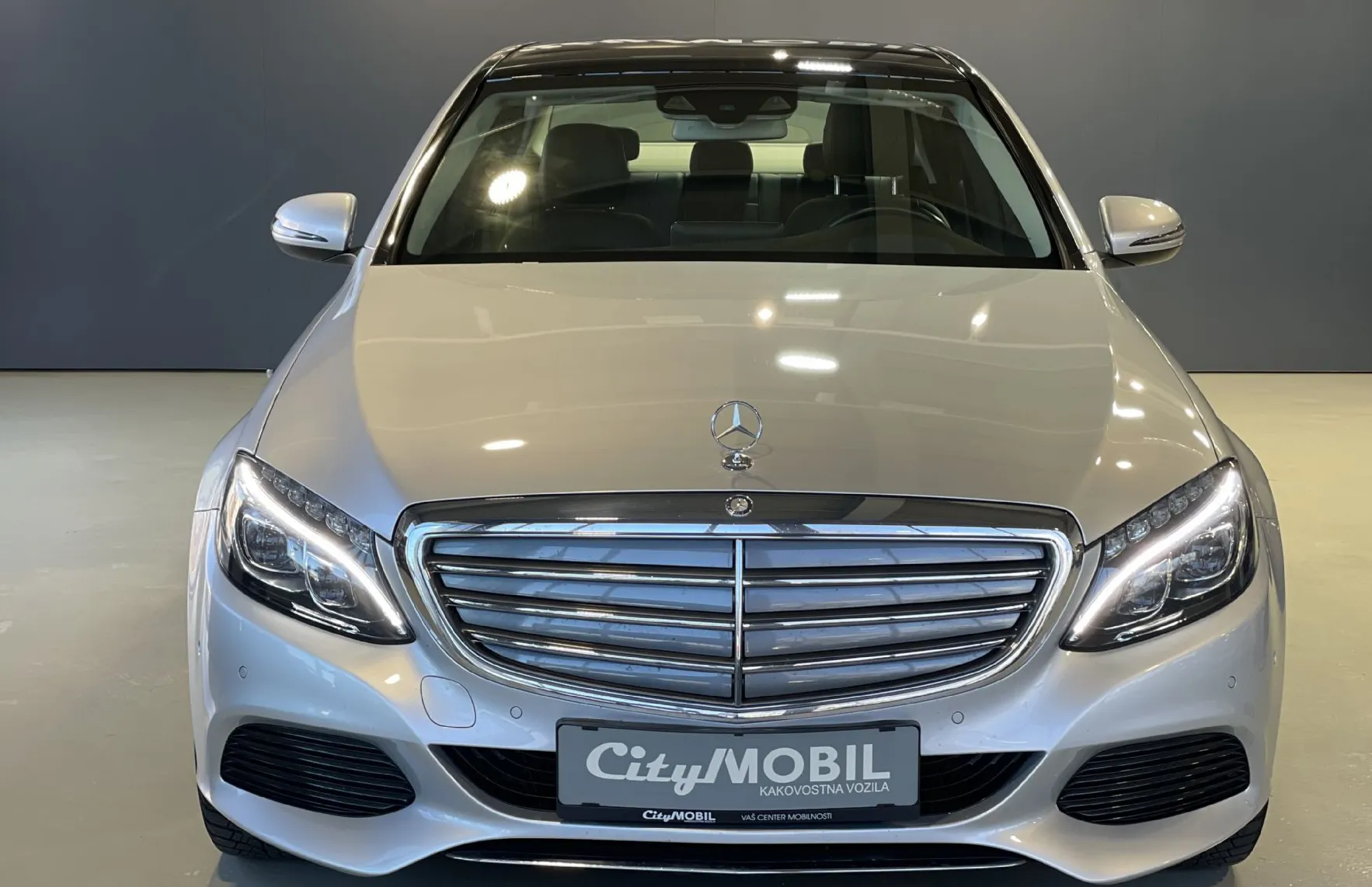 Zunanja slika - Mercedes-Benz C-Razred - AVANTGARDE-HEAD UP-PANO-LED-NAVI-KAMERA-ALU - 2