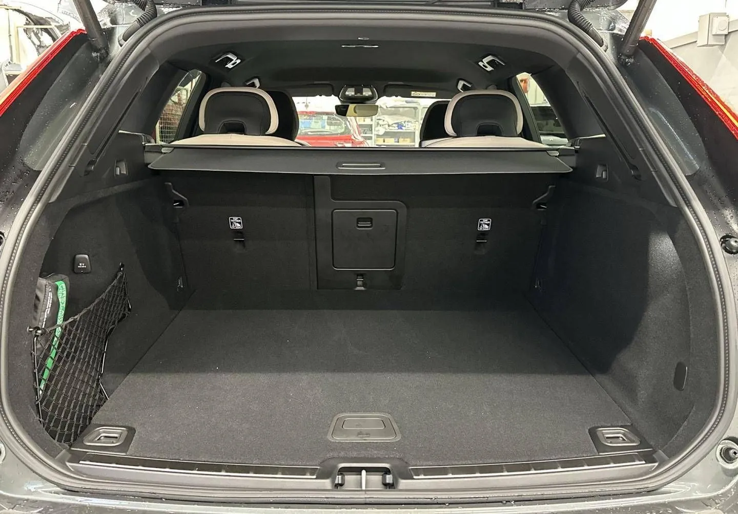 Notranja slika - Volvo XC60 - B5 P AWD Plus Dark... - 11