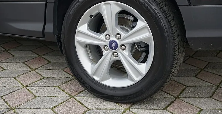 Zunanja slika - Ford Kuga - 2.0 TDCi 103kW 4x2 Trend+avt.klima+priklop +alu 17 - 15