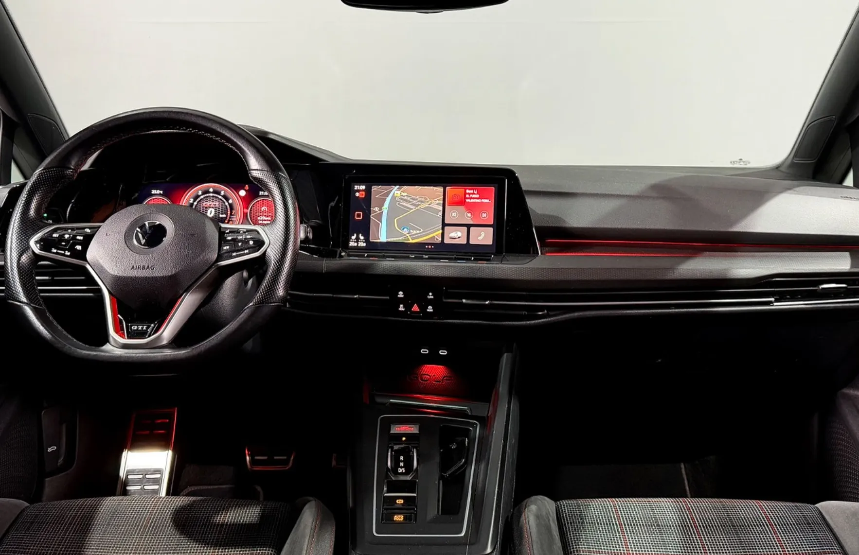Zunanja slika - Volkswagen Golf - 2.0 GTI - DSG - KAMERA - IQ LED - RADAR - GRET SED - 8