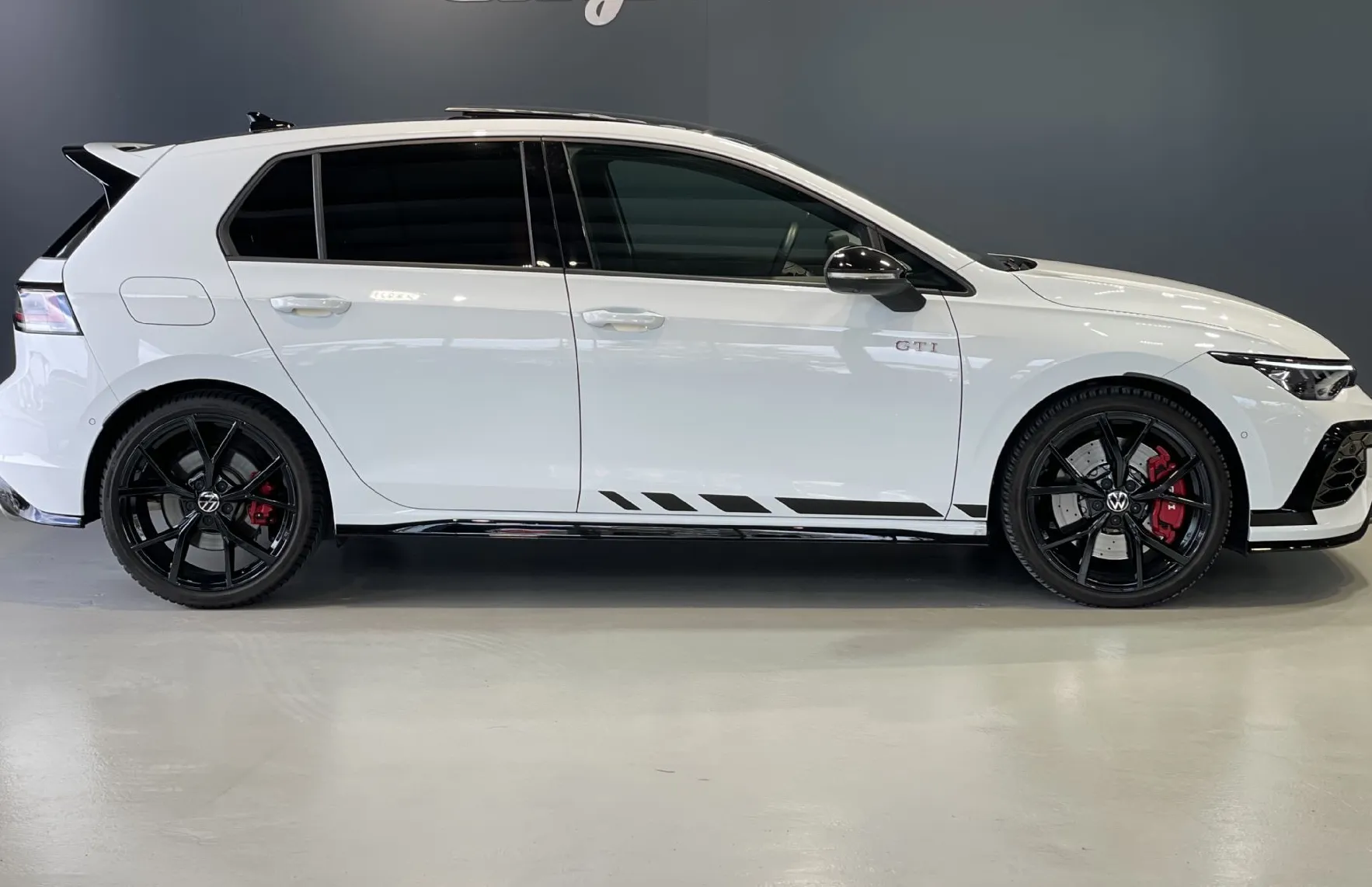 Zunanja slika - VW Golf - GTI-HEADUP-PANO-NAVI-GRETJE-LED-LANE-HARMAN KARDON - 5