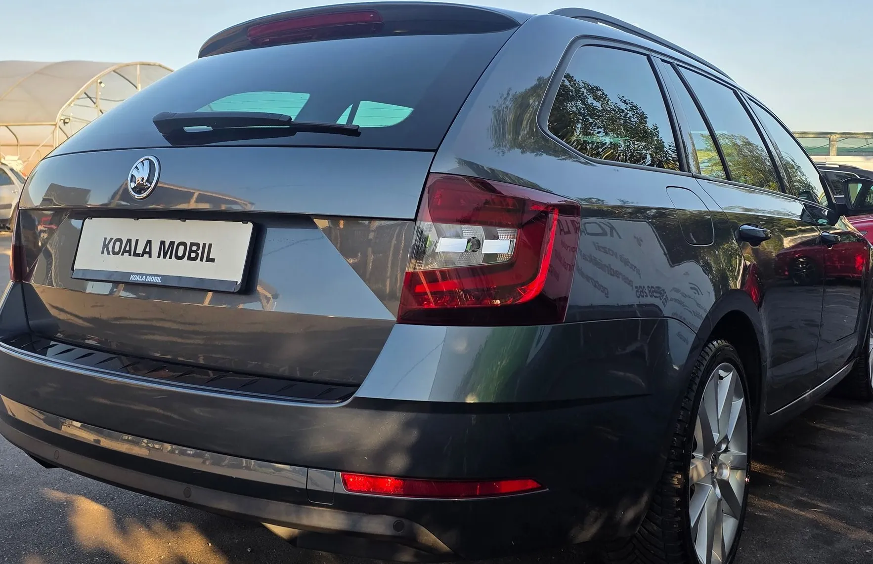 Zunanja slika - Škoda Octavia - COMBI 2.0TDI DSG LED-NAVI-CANON-GRETJE SEDEŽEV-ALU - 4