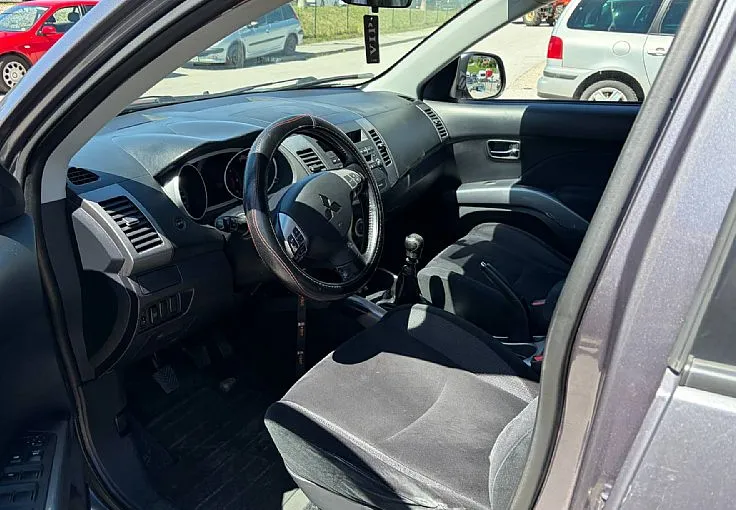 Zunanja slika - Mitsubishi Outlander - 2.0 DID Intense 4WD ZELO LEP - 8