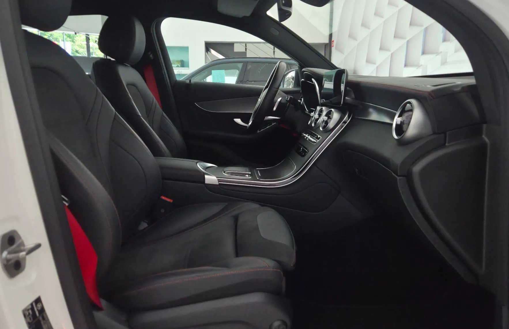 Zunanja slika - Mercedes-Benz GLC-Razred - GLC coupe 200-AMG LINE 4MATIC-KLJUKA-ADAPT.LED-VIRTUAL - 13