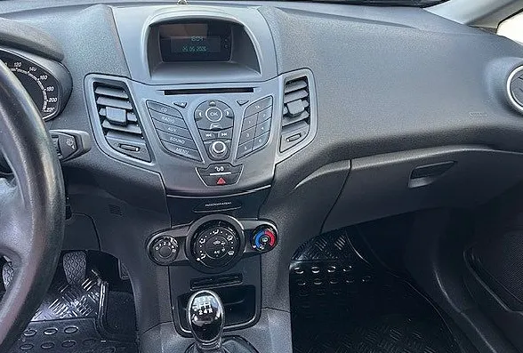 Zunanja slika - Ford Fiesta - 1.25l 60 kW  82 KM TREND - 8