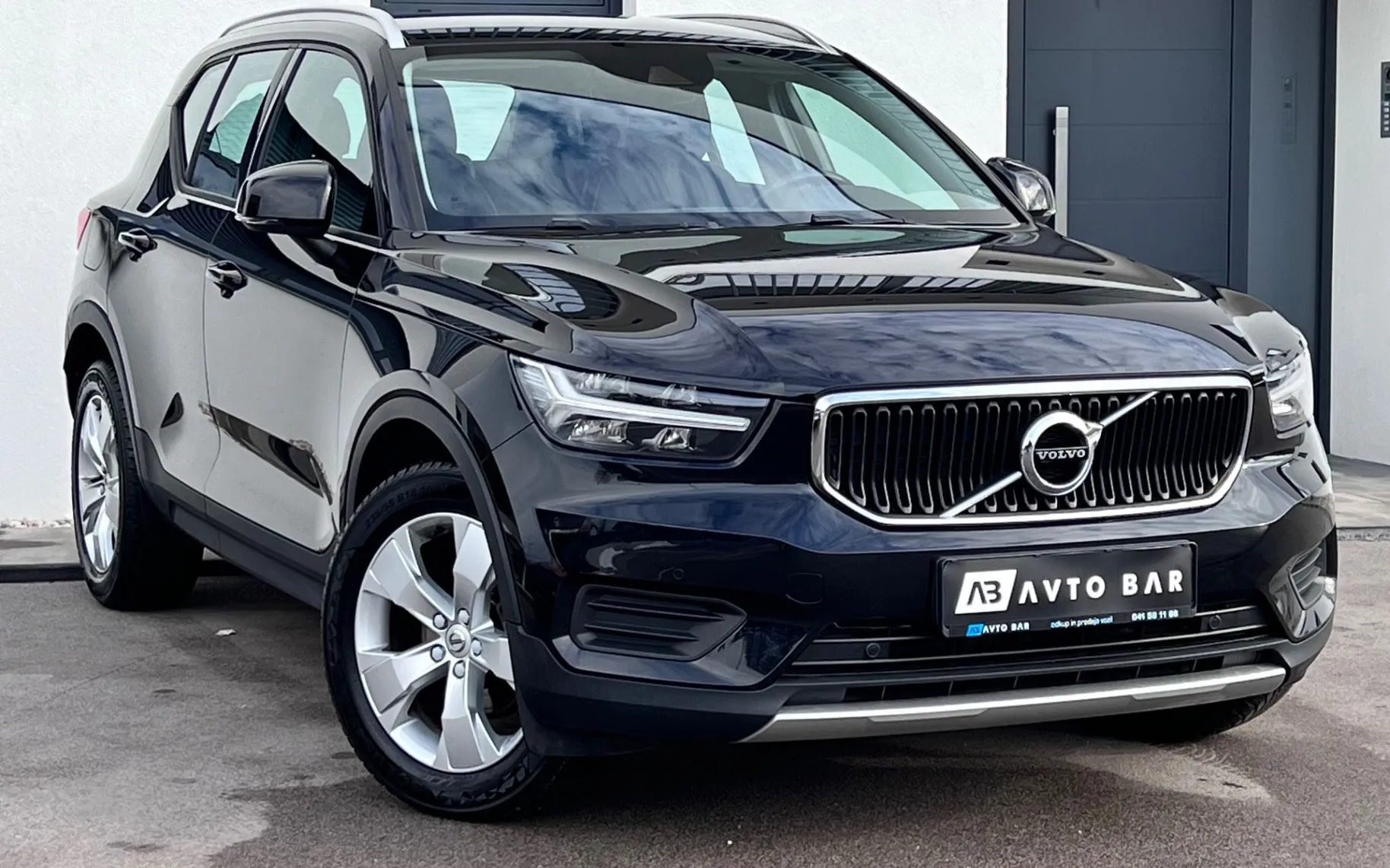 Zunanja slika - Volvo XC40 - D3+LED+NAVI+KAMERA+ALU+KEYLESS GO+AUTO HOLD... - 3