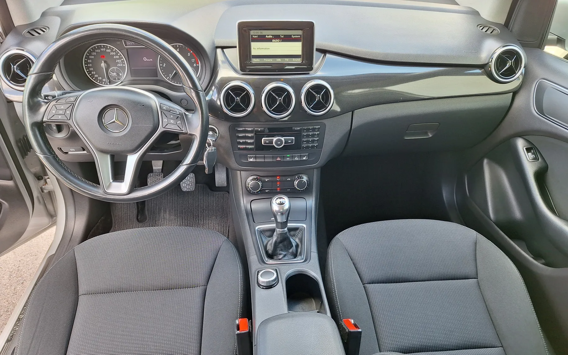 Notranja slika - Mercedes-Benz B-Razred - B 180 CDI - 6