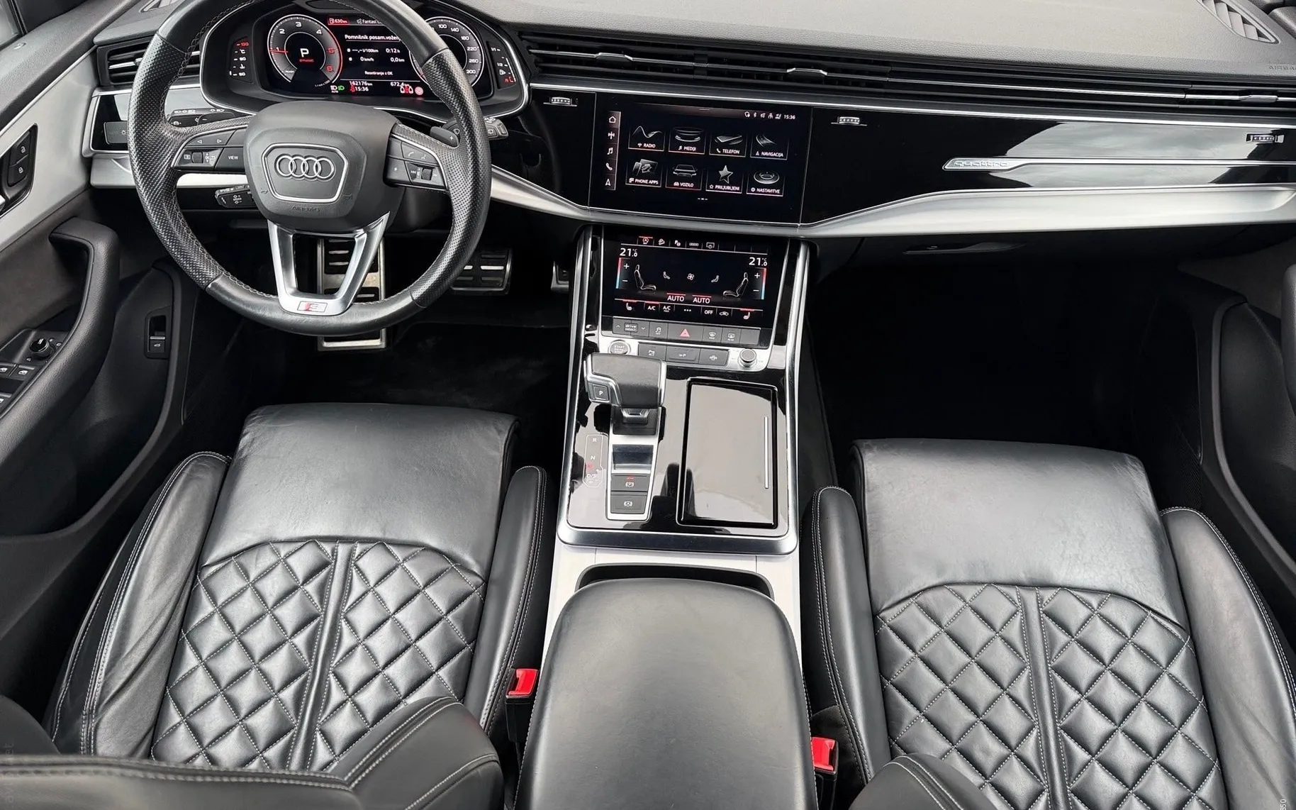 Notranja slika - Audi Q8 - 50 TDI Quattro-S Line-Zračno-22 COL-360kamera-Navi - 10