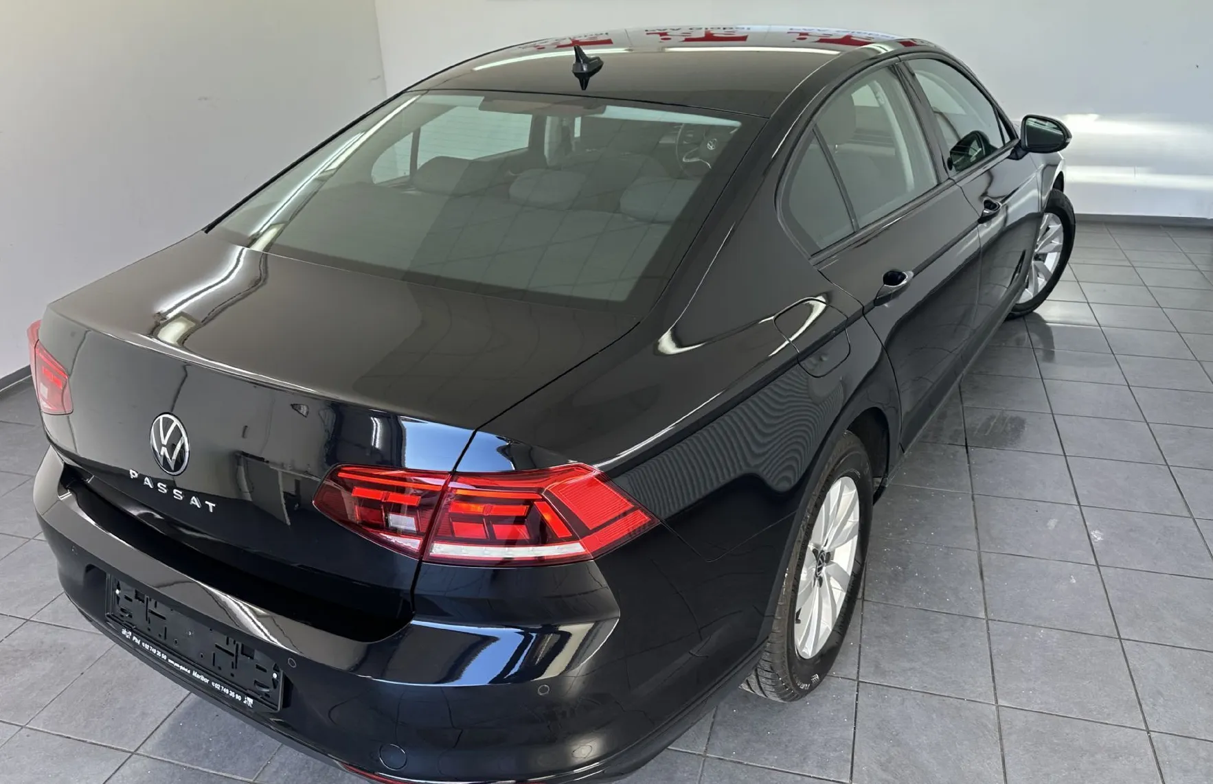 Zunanja slika - Volkswagen Passat - 2.0 TDI 110kW.LED.LIMUZINA.SAMO 120.000 KM - 3