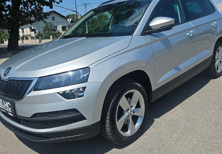 Zunanja slika - Škoda Karoq - 1.5 TSI 150ks DSG °1.LASTNIK° °KAMERA° °VIRTUAL° - 1