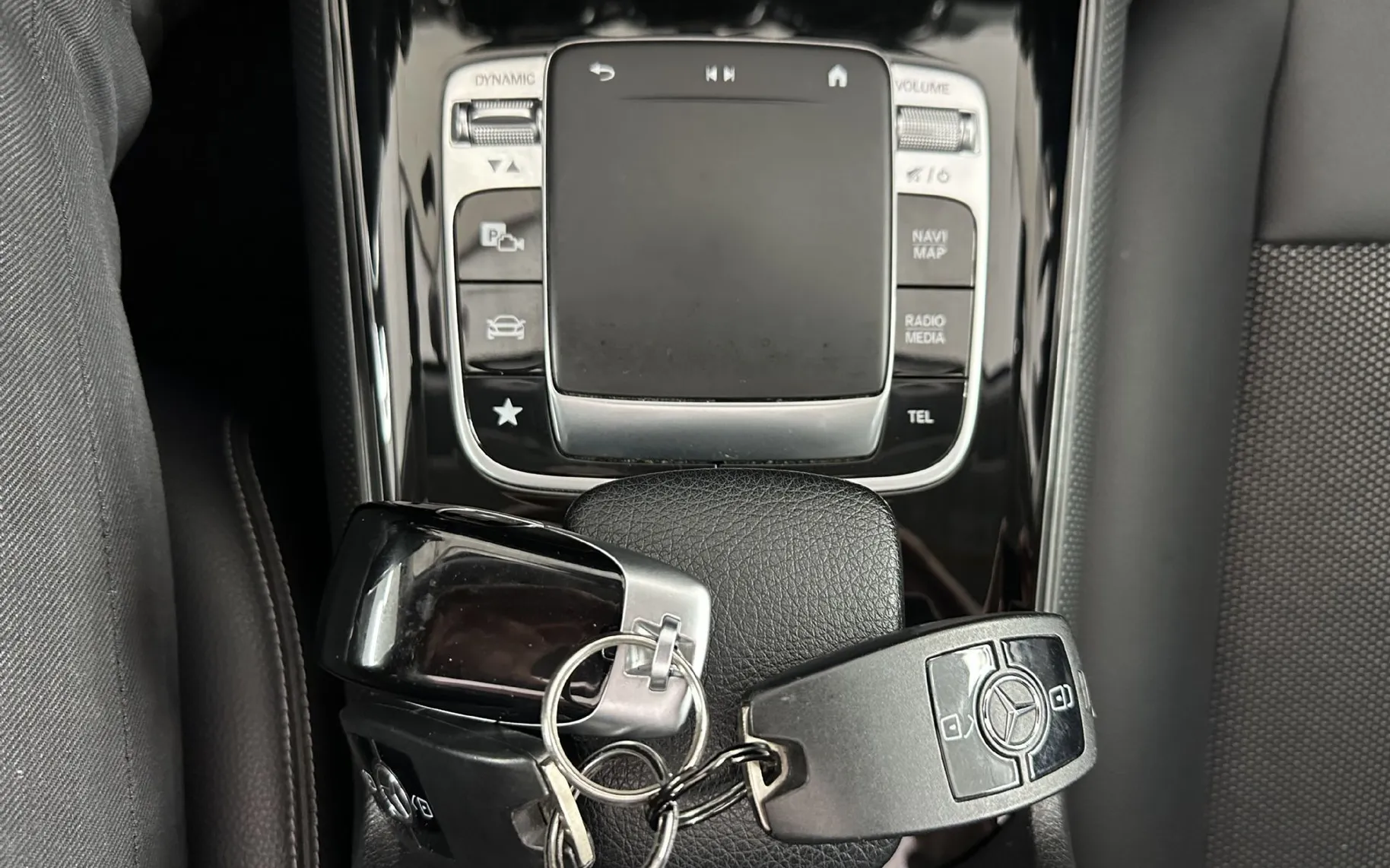 Zunanja slika - Mercedes-Benz GLB-Razred - GLB 200 d 4MATIC Avt.NEMŠKI.KAMERA.PANORAMA.NAVI - 10