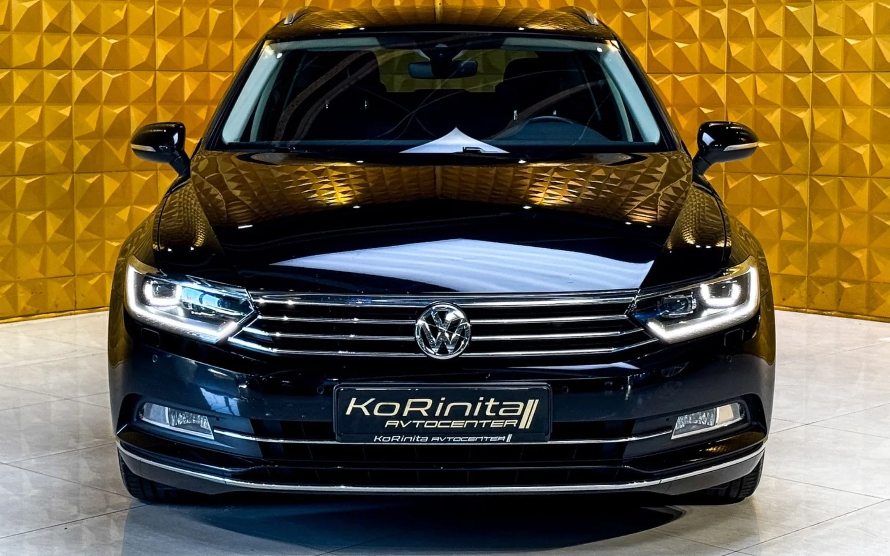 Zunanja slika - Volkswagen Passat Variant - 2.0 TDI AUT. HIGHLINE-GRETJE-ALCANTARA-NAVI-TEMP - 4